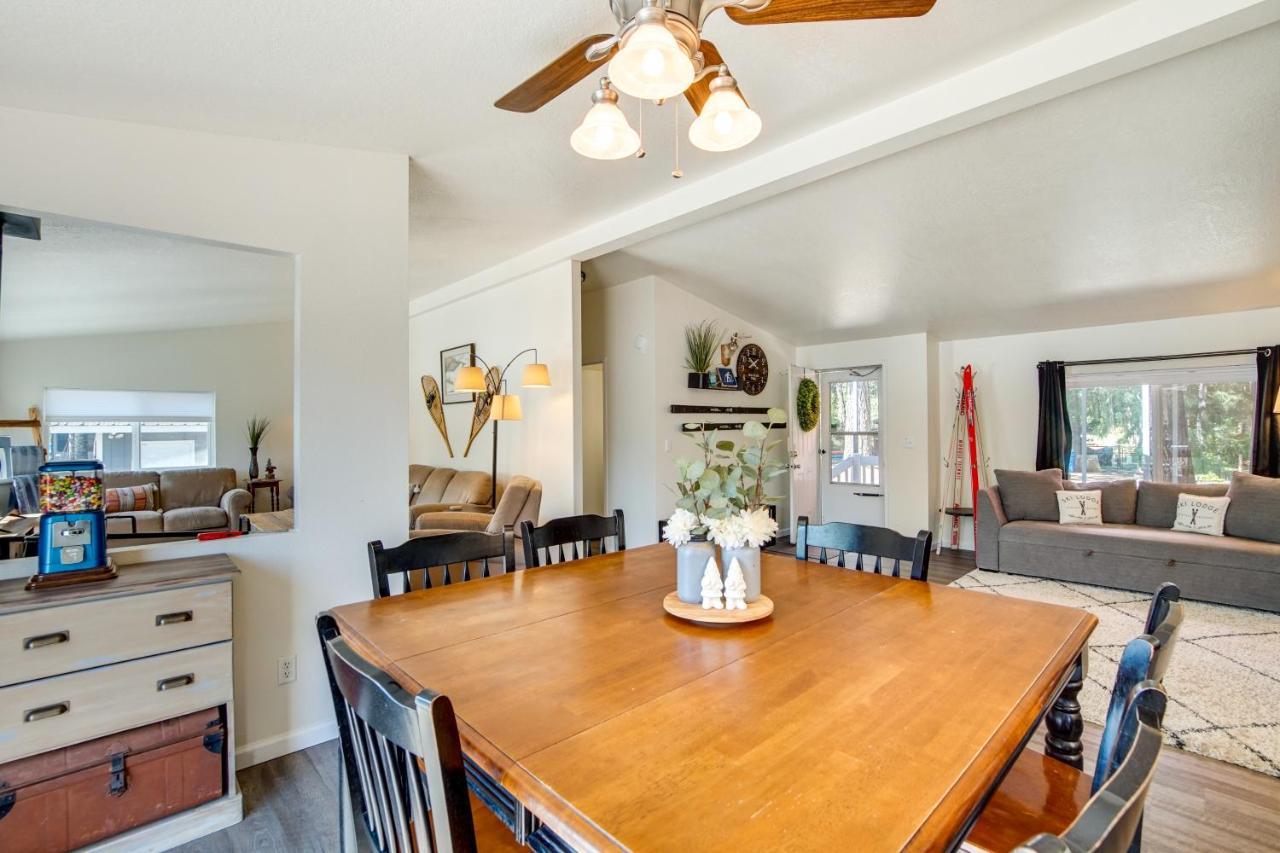 Riverfront Home With Deck, Near Mount Rainier! Packwood Bagian luar foto